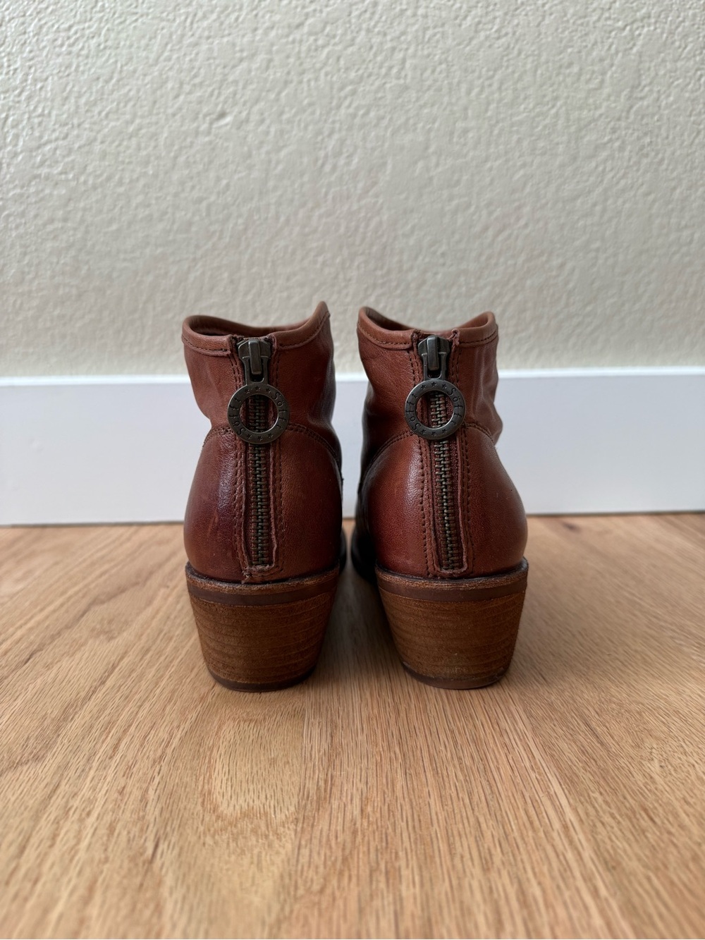 Sofft $170 Leather Aisley Ankle Boot Booties Brown Western Boho Size 7 - Picture 4 of 11